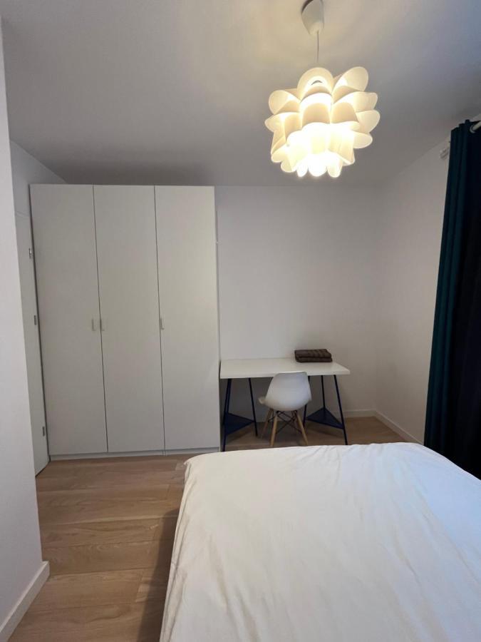 Cybernetyki2 Street Inn Near Airport 바르샤바 외부 사진